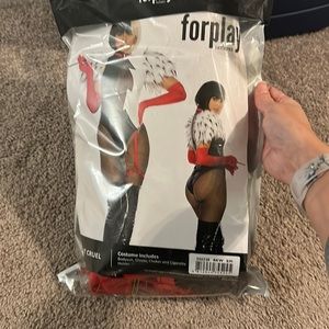 Foreplay costume, Cruella Deville